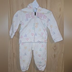 Old Navy 2 Piece Matching Heart Printed Jogger Set Baby Girl Size 6-12 Months